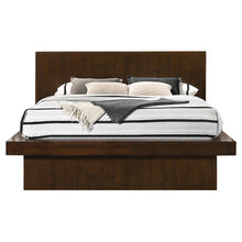 Load image into Gallery viewer, Jessica Eastern King &amp; Queen Platform Bed with Rail Seating Cappuccino