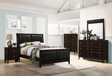 Load image into Gallery viewer, Carlton Panel Bed