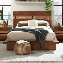 Load image into Gallery viewer, Winslow Queen &amp; E.King Bed