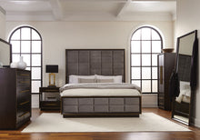 Load image into Gallery viewer, Durango Panel Bed