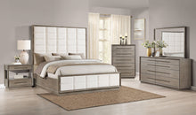 Load image into Gallery viewer, Durango California King, Eatren King, &amp; Queen Bed