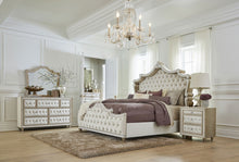 Load image into Gallery viewer, Antonella Panel Bed