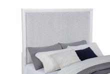 Load image into Gallery viewer, Gracemont Panel Bed