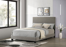 Load image into Gallery viewer, Dorian Panel Beds