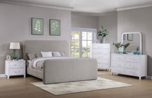 Load image into Gallery viewer, Wren Eastern King &amp; Queen Bed