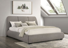 Load image into Gallery viewer, Mokena Panel Platform Bed
