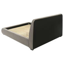Load image into Gallery viewer, Mokena Panel Platform Bed