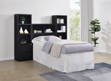 Load image into Gallery viewer, Westpark Bedroom Set