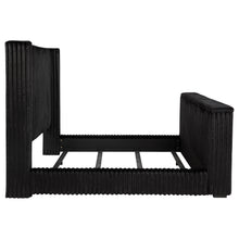 Load image into Gallery viewer, Centergrove Wingback TV Bed