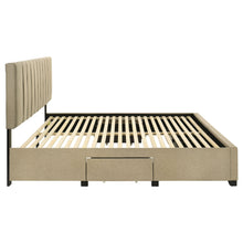 Load image into Gallery viewer, Wheatland Panel Platform Storage Bed