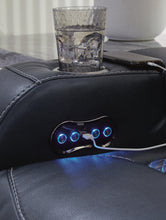 Load image into Gallery viewer, Fyne-Dyme Power Recliner