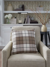 Load image into Gallery viewer, Godricton Pillow (Set of 4)