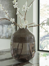 Load image into Gallery viewer, Harpwick Vase