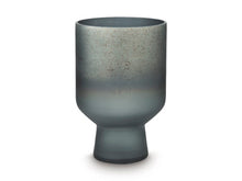 Load image into Gallery viewer, Pennmore Vase