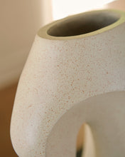 Load image into Gallery viewer, Odion Vase