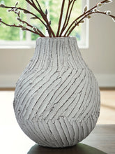 Load image into Gallery viewer, Shelvie Vase
