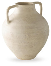 Load image into Gallery viewer, Justy Vase