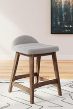 Load image into Gallery viewer, Lyncott Dining Room Set