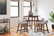Load image into Gallery viewer, Lyncott Dining Room Set