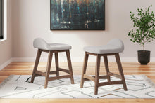 Load image into Gallery viewer, Lyncott Dining Room Set