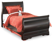 Load image into Gallery viewer, Huey Vineyard Bedroom Set