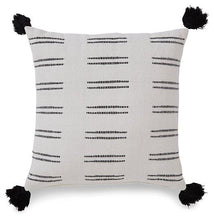 Load image into Gallery viewer, Mudderly Pillow (Set of 4)