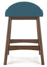 Load image into Gallery viewer, Lyncott Dining Room Set