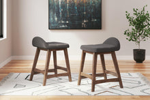 Load image into Gallery viewer, Lyncott Dining Room Set