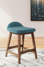 Load image into Gallery viewer, Lyncott Dining Room Set