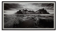 Load image into Gallery viewer, Delstone Wall Art
