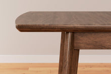 Load image into Gallery viewer, Lyncott Dining Room Set