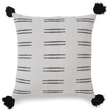 Load image into Gallery viewer, Mudderly Pillow (Set of 4)