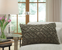 Load image into Gallery viewer, Finnbrook Pillow (Set of 4)