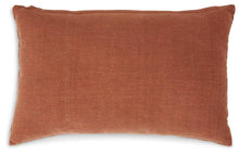 Load image into Gallery viewer, Dovinton Pillow (Set of 4)