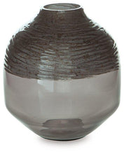 Load image into Gallery viewer, Harpwick Vase image