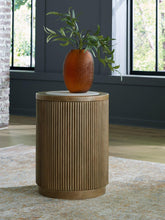 Load image into Gallery viewer, Camdill End Table