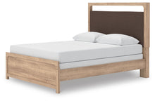 Load image into Gallery viewer, Kinlanni Upholstered Bed