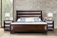 Load image into Gallery viewer, Hinwitz Queen Bedroom Set
