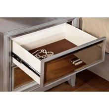 Load image into Gallery viewer, Golva E.King &amp; Queen Bed White &amp; Silver