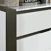 Load image into Gallery viewer, Birsfelden Queen Bedroom Set