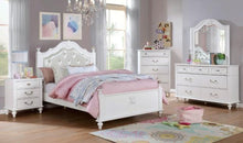 Load image into Gallery viewer, Belva 4 Pc Bedroom Set