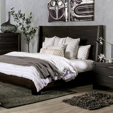Load image into Gallery viewer, LAURENTIAN Queen Bed