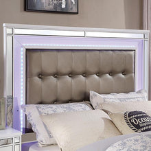 Load image into Gallery viewer, BRACHIUM Cal.King Bed, White
