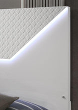 Load image into Gallery viewer, Whitby Bed