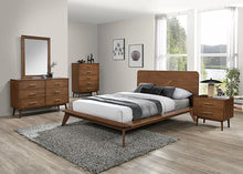 Load image into Gallery viewer, Stathelle 5 Pc Queen Bedroom Set
