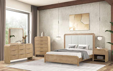 Load image into Gallery viewer, Handforth Chest