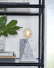 Load image into Gallery viewer, Maywick Table Lamp Set