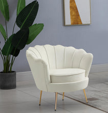 Load image into Gallery viewer, Gardenia Cream Velvet Chair