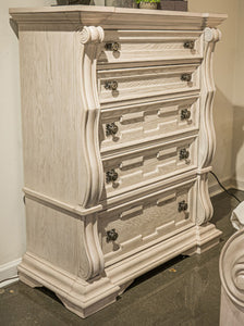 Bruchandi Chest of Drawers