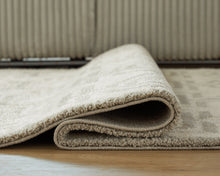 Load image into Gallery viewer, Maconville Medium Rug